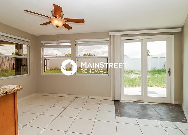 3904 Elmwood Dr — Photo 3