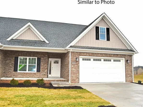 8489 Whistling Straits Dr, Radford, VA 24141