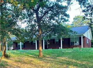 1011 Vernon St, Lexington, TX 78947