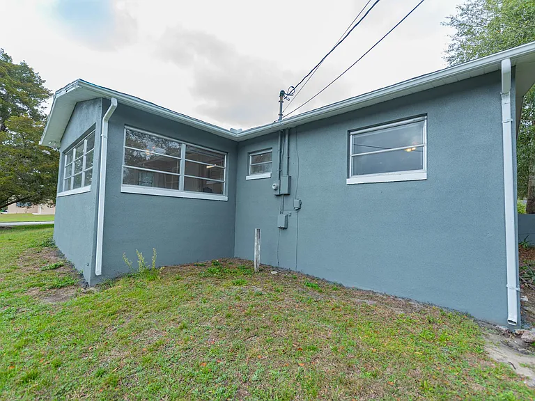 38 Regina Blvd — Photo 5