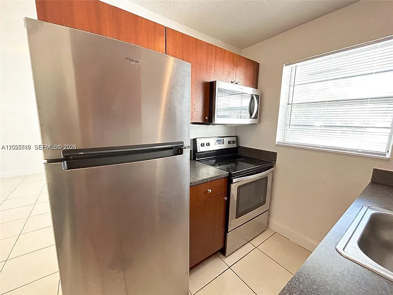 2070 NE 162nd St #4 — Photo 6