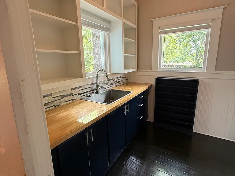 503 Jefferson St — Photo 14