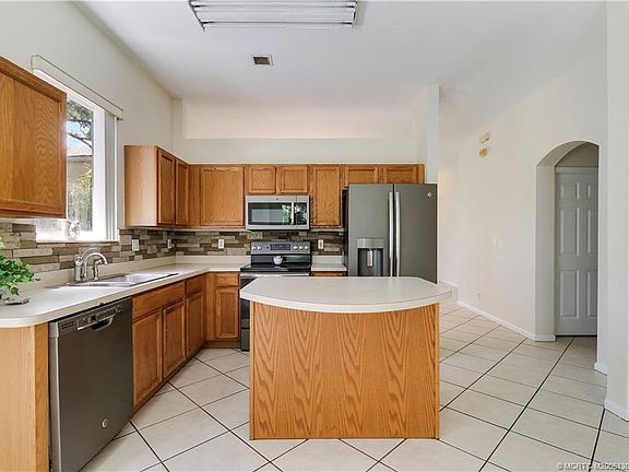 5th image of 4735 SE Winter Haven Ct