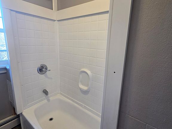 3rd image of 3204 Hyde Park Blvd #2