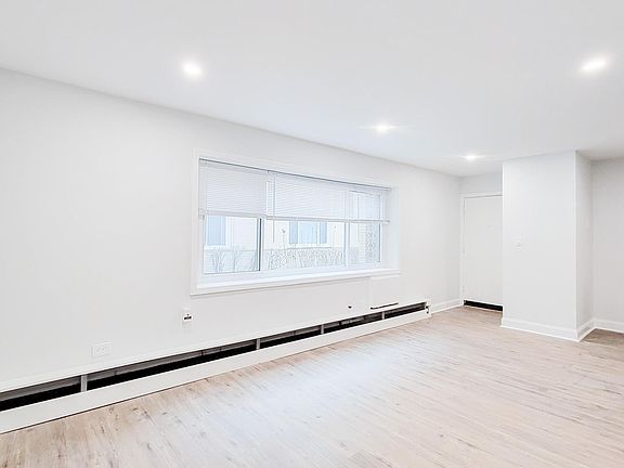 2nd image of 6721 N Hermitage Ave APT 2A