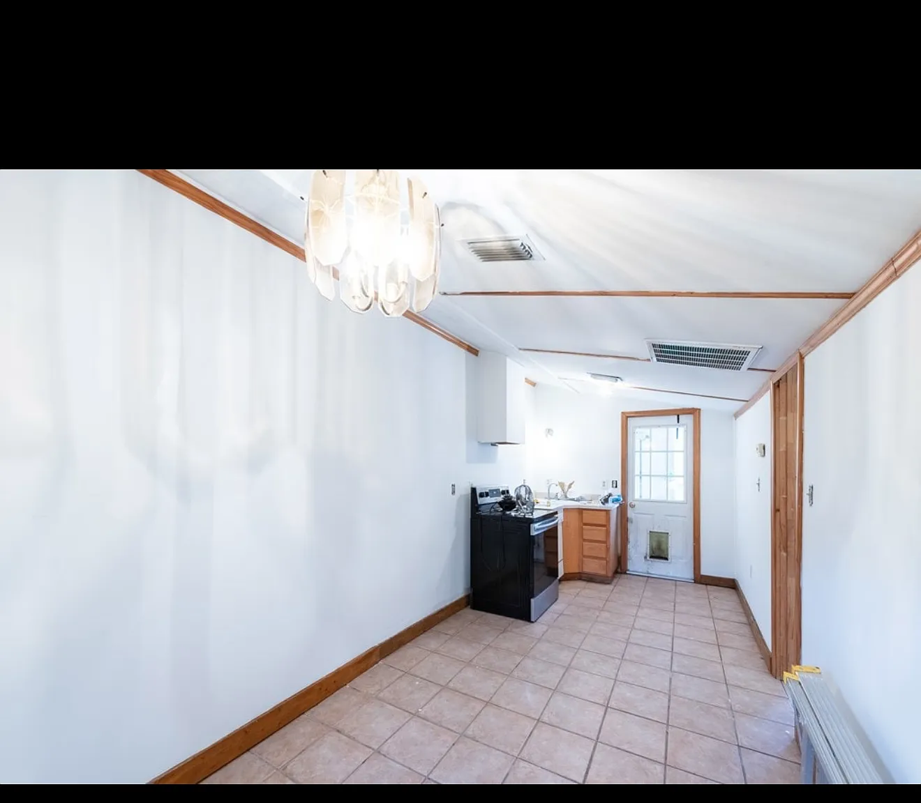 1 bed, 2246 sqft, $750 — Photo 1