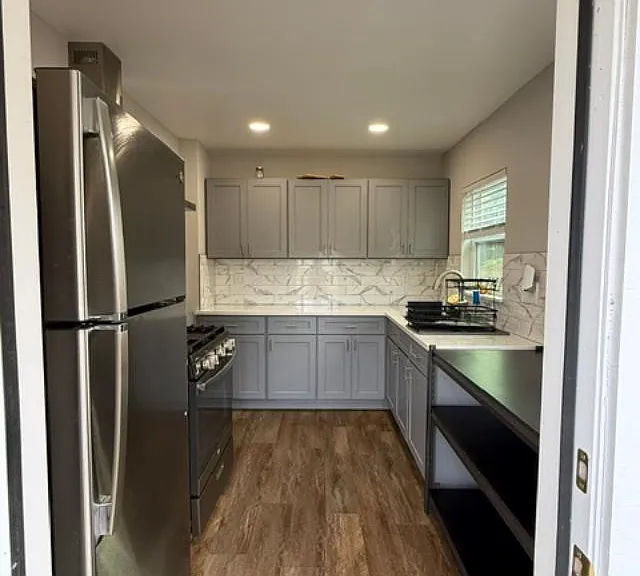 1727 Donaldson Ave — Photo 18