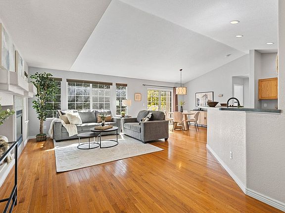 3rd image of 9695 Independence Dr