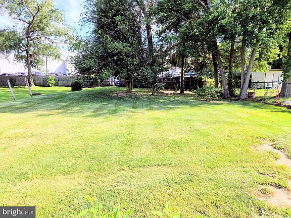 5th image of 3810 Katherine Ave