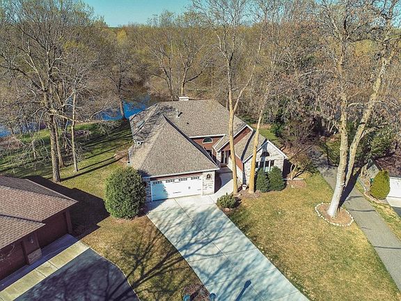 3rd image of 6384 Fawn Ln