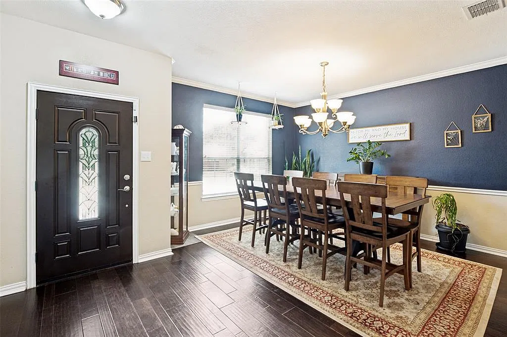 4 bed, 3030 sqft, $2,700 — Photo 3
