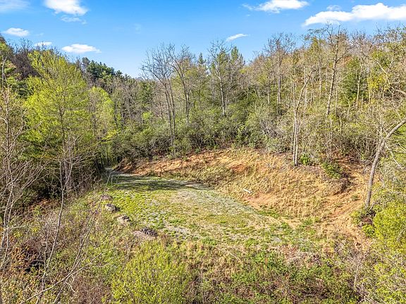 5th image of 97 Sam Waters Rd