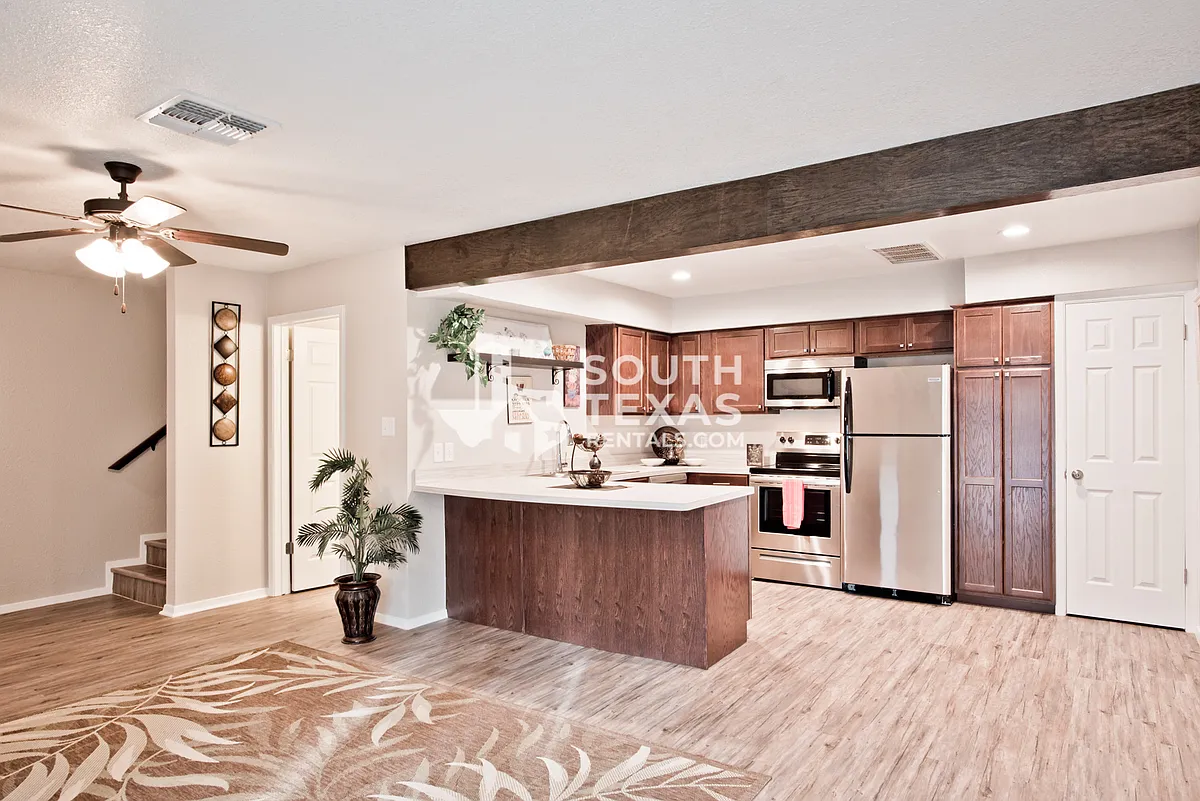 Building Photo - 301-309 Westwood Dr