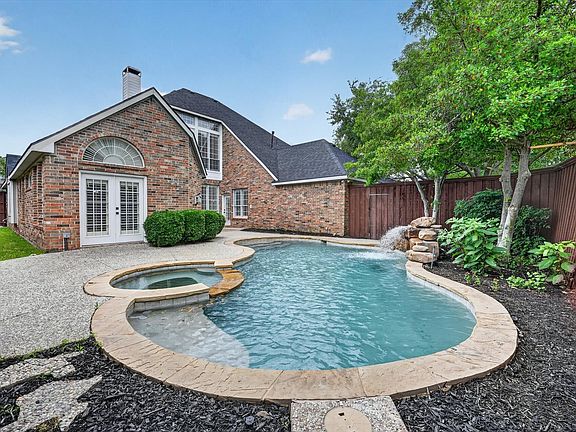 3rd image of 4437 Lone Tree Dr