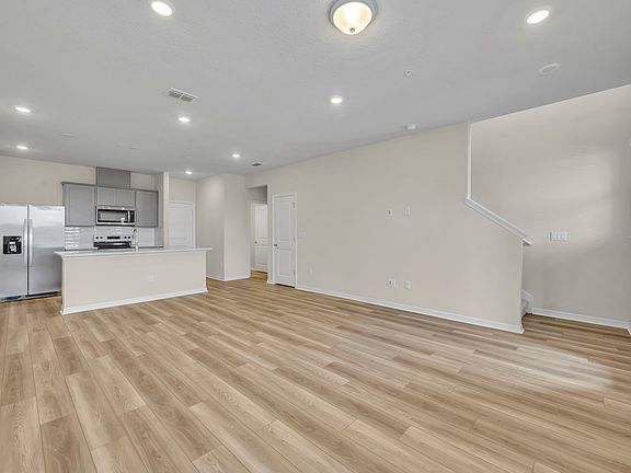 5th image of 10411 Glowing Beacon St