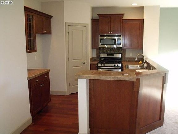 4th image of 4625 NE 93rd St