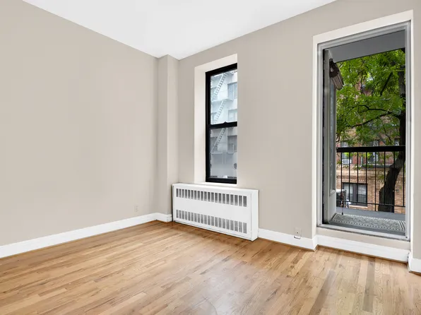 226 E 25th St, New York, NY