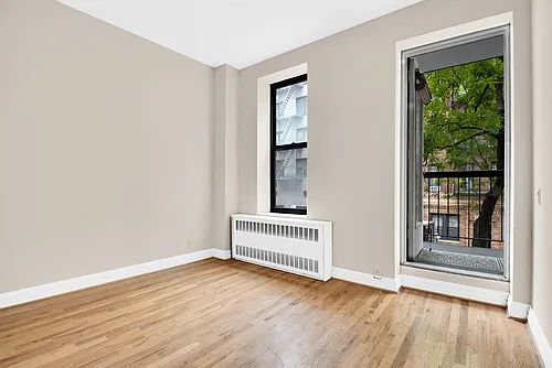 226 E 25th St #2C Photo 1