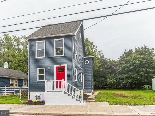 42 Ward St, Salem, NJ 08079
