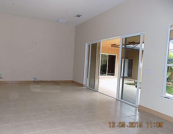 3rd image of 823 SW Grand Reserves Blvd