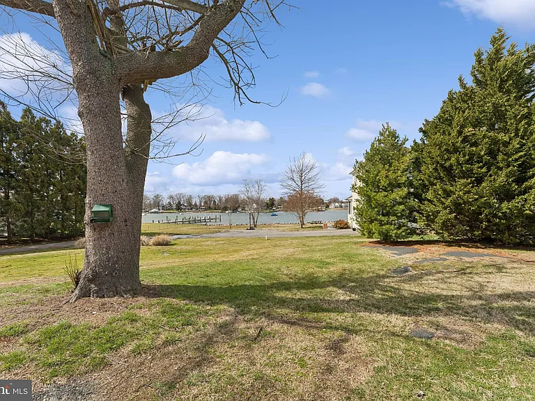 402 Linden Ave — Photo 34