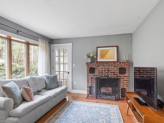 4th image of 55 North St