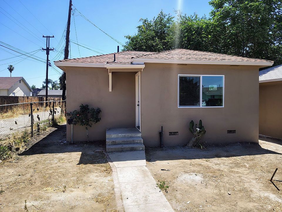 2nd image of 1202 Yosemite Dr