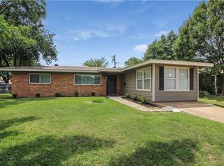 1315 Beacon Hill Dr, Irving, TX 75061