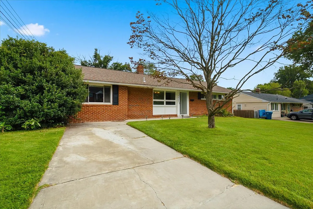 4 bed, 2.0 bath, 1416 sqft, $3,450 — Photo 3