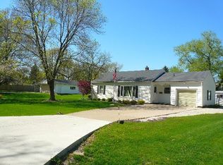 548 Forest Rd, East Moline, IL 61244