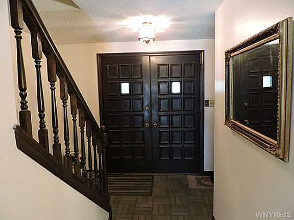 3rd image of 88 Woodshire N