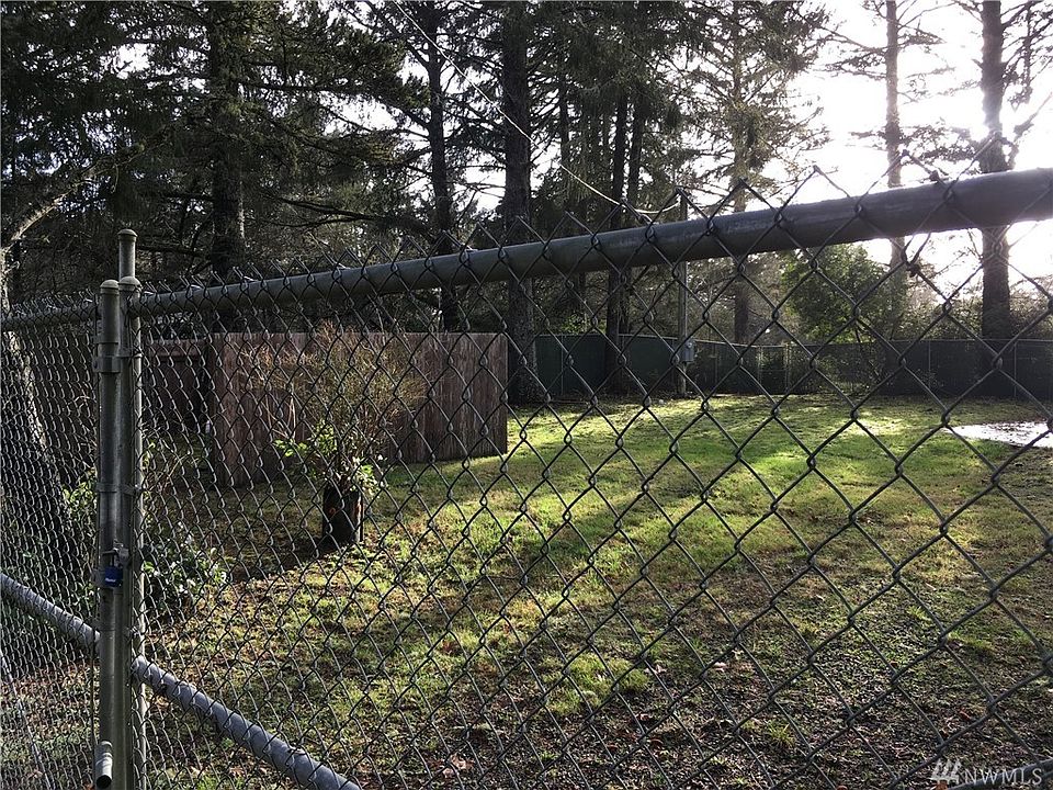 2nd image of 683 Sollecks Ave SE