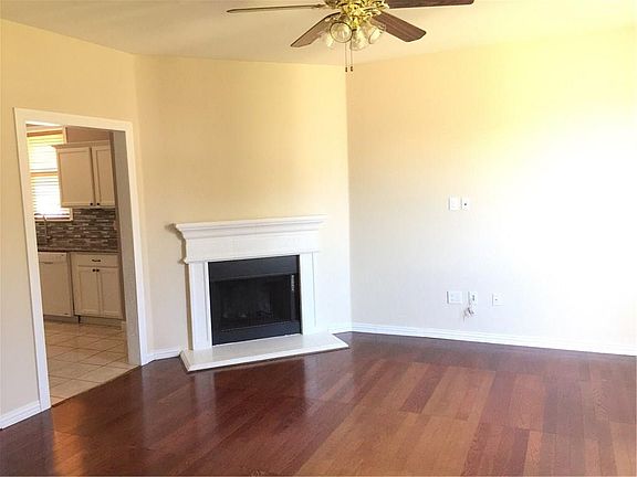 4th image of 309 Texas Dr