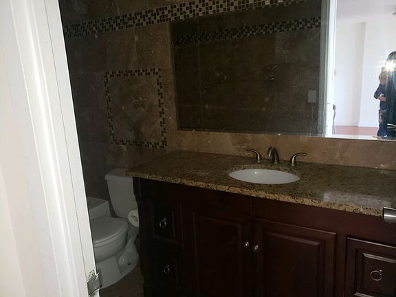 3rd image of 1660 N La Salle St #2309