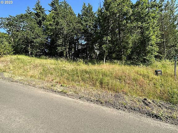 3rd image of 16721 Pacific Hwy