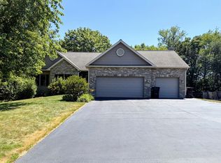 5101 Eagles Roost St, Richmond, IL 60071