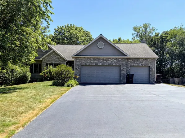 5101 Eagles Roost St, Richmond, IL 60071