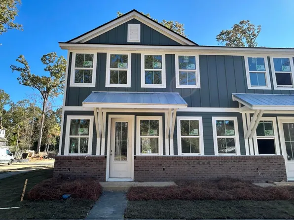 461 Martins Creek Blvd, Summerville, SC 29485