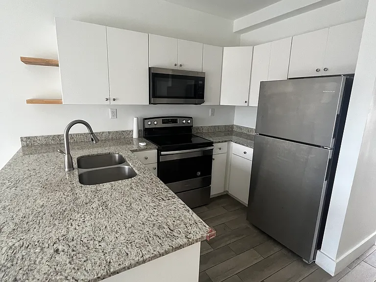 486 E 30th St #101 — Photo 14
