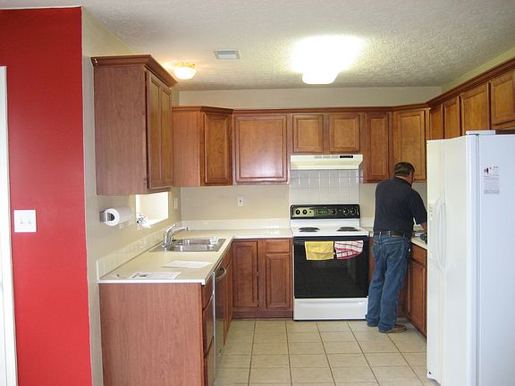 4th image of 464 Wellington Gardens Dr