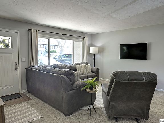 4th image of 8716 Lakeview Dr