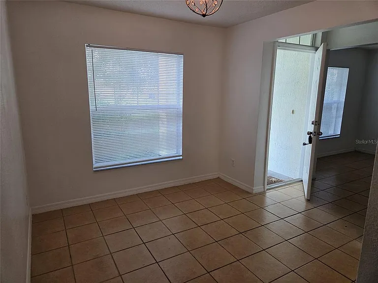 407 Arkansas Ct — Photo 3