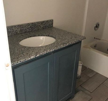 4th image of 14 Fox Creek Ct