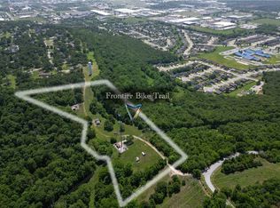 2497 Woodcliff Rd, Springdale, AR 72764