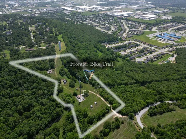 2497 Woodcliff Rd, Springdale, AR 72764