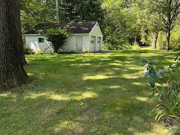 2nd image of 9679 Almena Dr