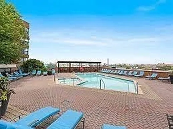 102 Christopher Columbus Drive image 19 of 22