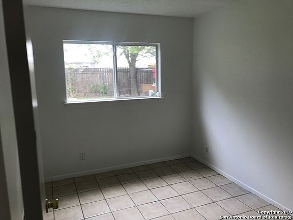 3rd image of 4016 Colonial Sun Dr