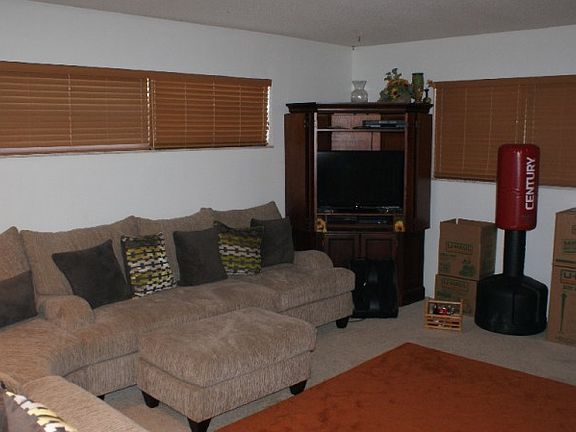 3rd image of 611 Applewood Ave