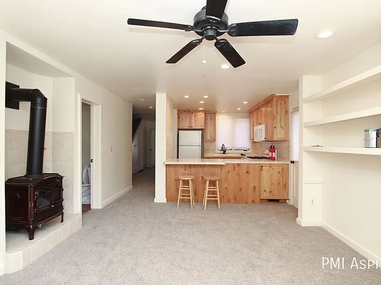 1722 Grove St — Photo 9
